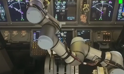 Robot có khả năng lái máy bay