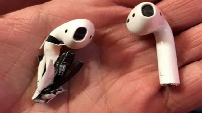 Hoảng hồn vì tai nghe Apple Airpods đắt tiền bất ngờ phát nổ 