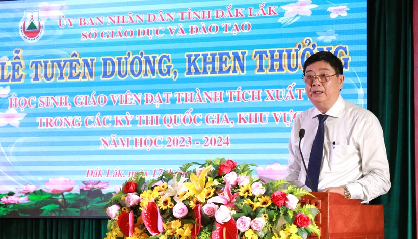 Ông Phạm Đăng Khoa, Giám đốc Sở GD&ĐT Đắk Lắk phát biểu. (Ảnh: BH)