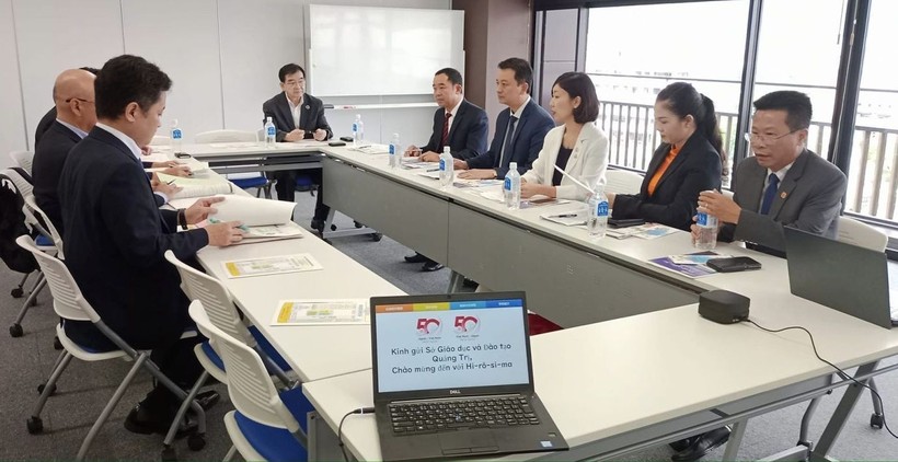 Sở GD&ĐT tỉnh Quảng Trị, Việt Nam và Ủy ban Giáo dục tỉnh Hiroshima, Nhật Bản thảo luận một số nội dung hợp tác giáo dục thời gian tới.
