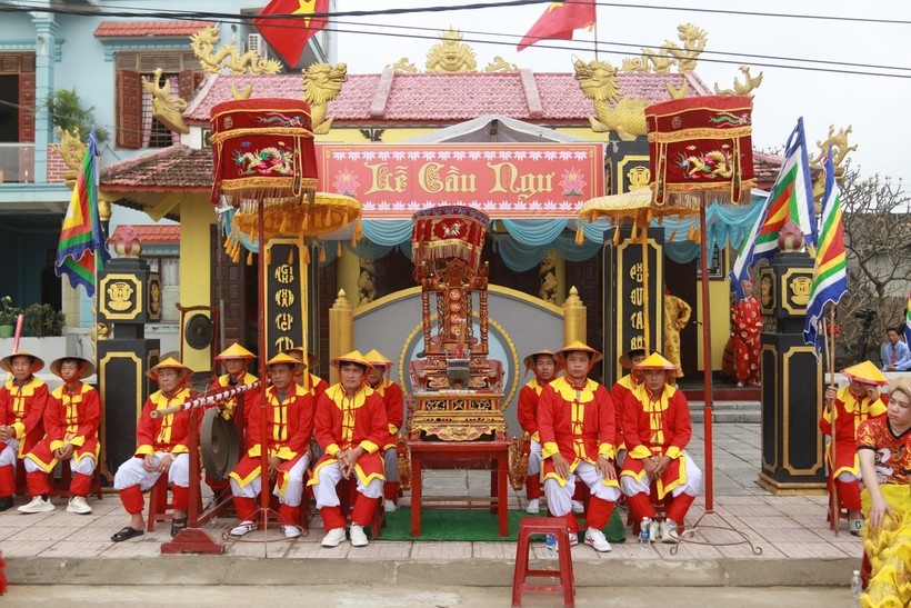 Lễ hội cầu ngư của ngư dân làng biển Cảnh Dương, Quảng Bình.