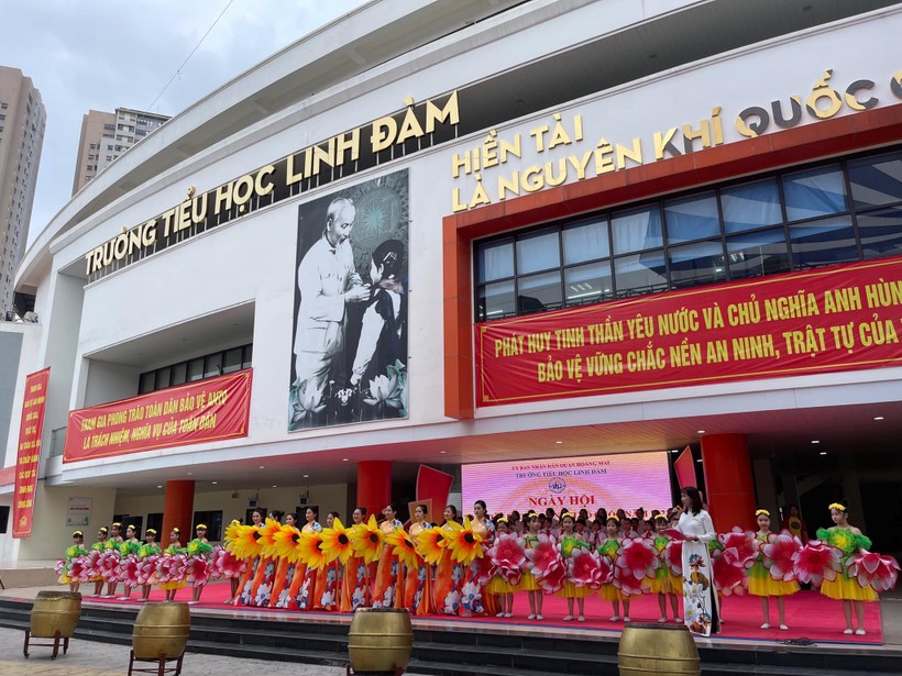 Trường Tiểu học Linh Đàm là một trong 3 trường tiểu học trên địa bàn phường Hoàng Liệt.