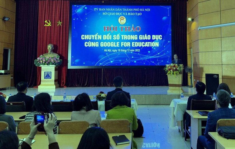 Giám đốc Sở GD&ĐT Hà Nội Trần Thế Cương phát biểu khai mạc hội thảo.