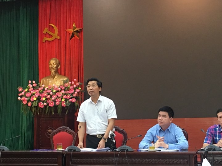 Chủ tịch UBND huyện Thường Tín Kiều Xuân Huy thông tin tại buổi giao ban báo chí.