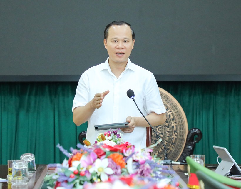 Phó Chủ tịch Thường trực UBND tỉnh Bắc Giang Mai Sơn kiểm tra, lưu ý đến thành viên tham gia tổ chức kỳ thi tại các điểm thi.