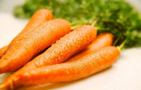 Phụ nữ ăn trung bình 5 củ cà rốt 1 tuần sẽ giảm thiểu gần 50% nguy cơ mắc bệnh ung thư cổ tử cung. 