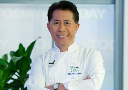 Đầu bếp Martin Yan ở tuổi ngoài 60. Ảnh: T.T