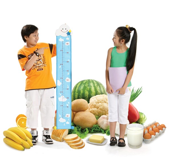 Chế độ dinh dưỡng tác động lớn đến sự phát triển chiều cao của trẻ.