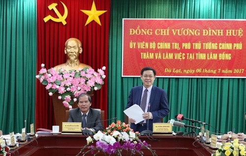 Phó Thủ tướng Vương Đình Huệ: Lâm Đồng cần xây dựng trung tâm đầu mối nông sản theo hình thức xã hội hoá để tăng cường thêm năng lực chế biến nông sản. Ảnh: VGP