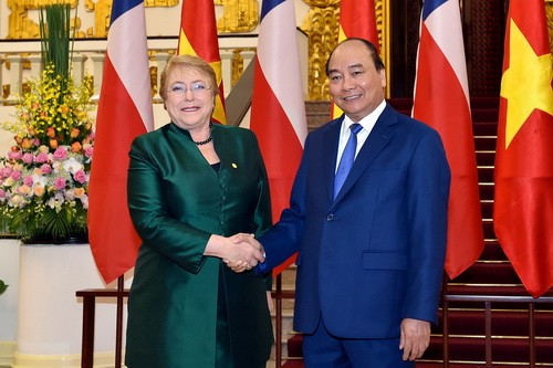 Thủ tướng Chính phủ Nguyễn Xuân Phúc đã tiếp thân mật Tổng thống Chile Michelle Bachelet