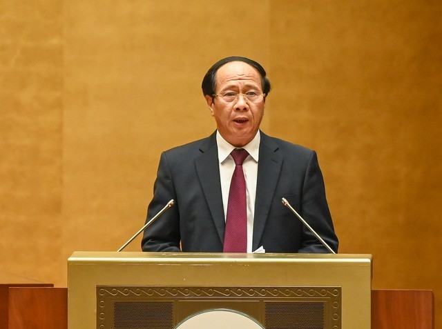 Phó Thủ tướng Lê Văn Thành trình bày báo cáo của Chính phủ về tình hình kinh tế-xã hội tại phiên khai mạc Kỳ họp thứ 3 Quốc hội khóa XV