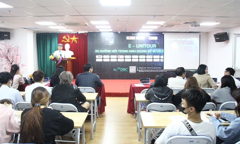 TS Đoàn Anh Tuấn – Phó Hiệu trưởng Trường ĐH Đông Đô trao đổi tại chương trình.