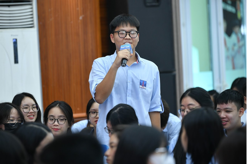 LinearThinking 'đốn tim' học sinh trường THPT Nguyễn Siêu