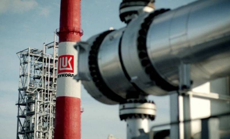 Lukoil lách lệnh trừng phạt bằng cách bán sản phẩm dầu mỏ qua Bulgaria