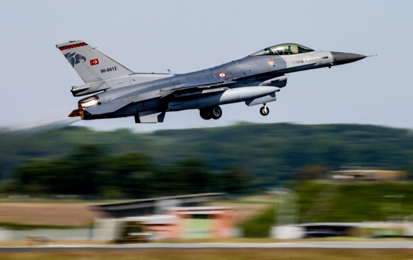 Không có F-35, F-16 hay Typhoon, Thổ Nhĩ Kỳ buộc phải xem xét JF-17