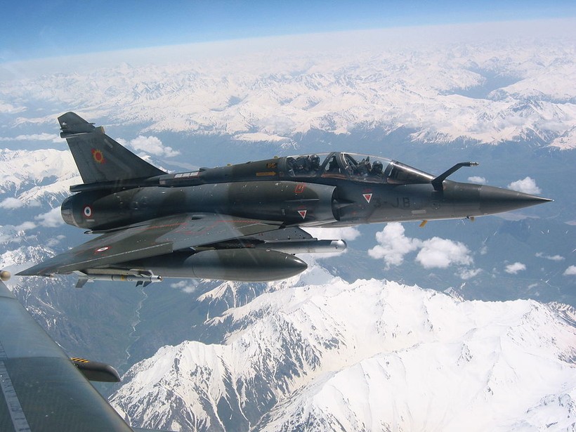 Pháp dùng Mirage 2000D xóa nhiễu điện tử cực mạnh ở Baltic?