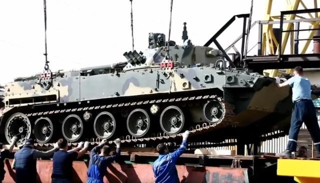 Tiếp nhận lô thiết giáp BMP-3 và BMD-4M 'nâng cấp đặc biệt'
