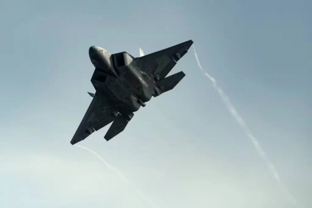 F-22 Mỹ gần như thua toàn diện trước tiêm kích Eurofighter Typhoon của Đức