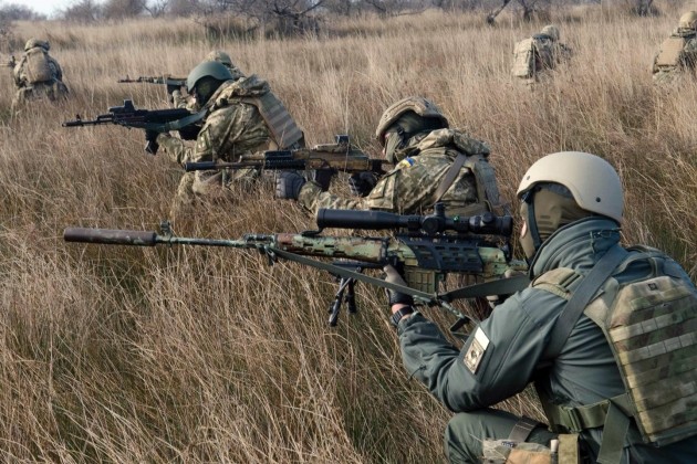 Các đơn vị tinh nhuệ nhất tập hợp khẩn về Kharkiv