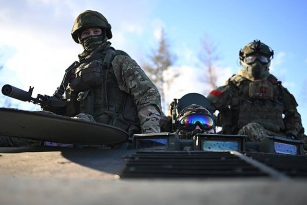 Lính dù xuyên thủng hàng phòng ngự của Ukraine ở Chasov Yar