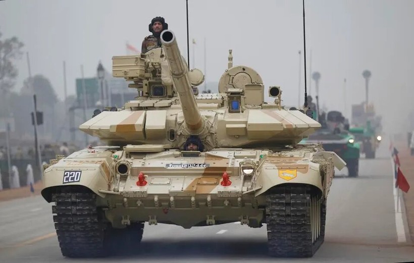 Xe tăng T-90 Ấn Độ mạnh hơn bản gốc