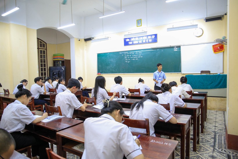 Các thí sinh tại Thừa Thiên - Huế trong Kỳ thi tốt nghiệp THPT năm 2023. (Ảnh: Hoàng Hải).