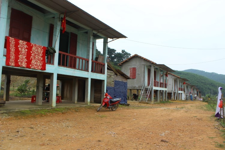 Khu tái định cư mới của người Chứt tại Khe – Noong.