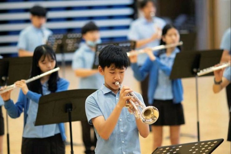 Một tiết học Âm nhạc tại Trường North London Collegiate School, Jeju, Hàn Quốc.