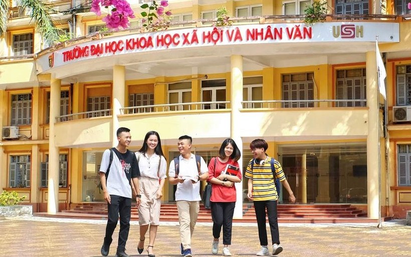 Sân trường Trường Đại học Khoa học Xã hội & Nhân văn - ĐHQG Hà Nội.