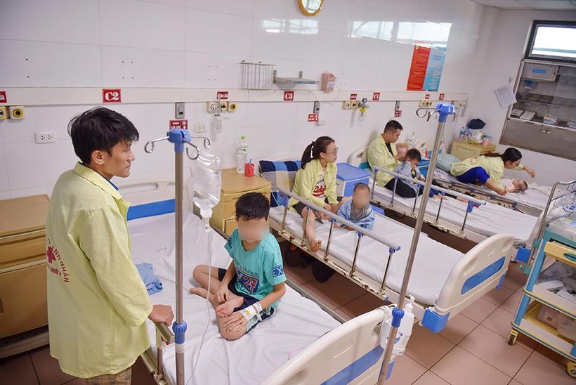 Trẻ nhiễm virus hợp bào tại Bệnh viện Thanh Nhàn.