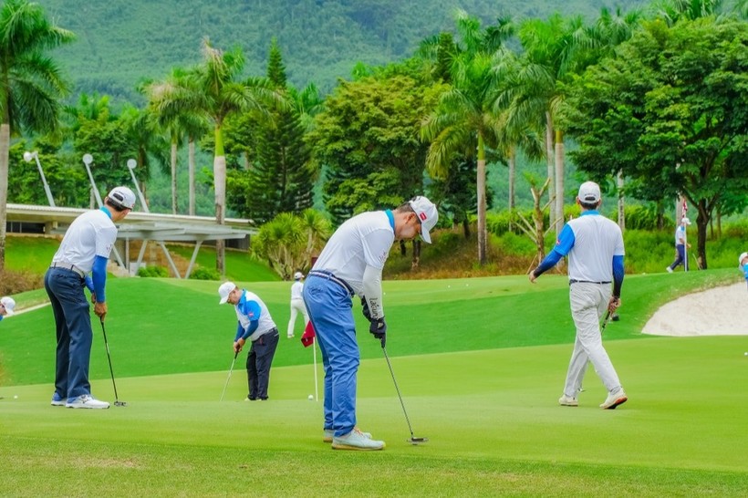 Golf là môn thể thao hấp dẫn và đang phát triển mạnh ở Việt Nam. (Ảnh: Golf Travel)