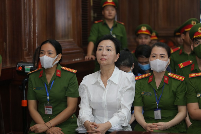  Bị cáo Trương Mỹ Lan tại phiên tòa ngày 11/3. Ảnh: Lê Giang