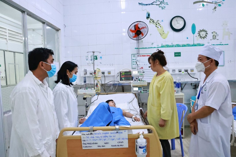 Cục An toàn thực phẩm đề nghị Sở Y tế tỉnh Đồng Nai chỉ đạo bệnh viện tập trung nguồn lực điều trị cho các bệnh nhân ngộ độc thực phẩm.