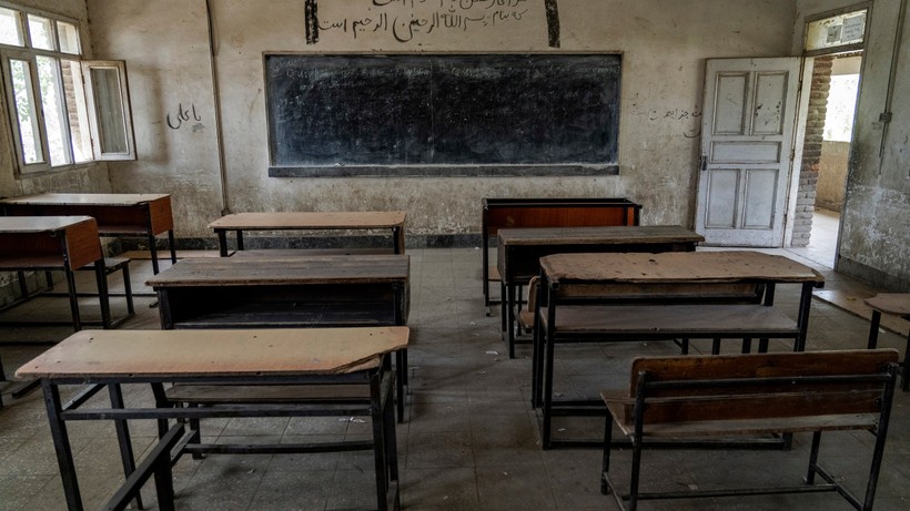 Trường học dành cho nữ sinh tại Afghanistan phải đóng cửa.
