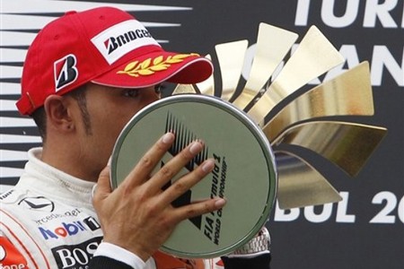 Lewis Hamilton giành chức vô địch tại Grand Prix Thổ Nhĩ Kỳ