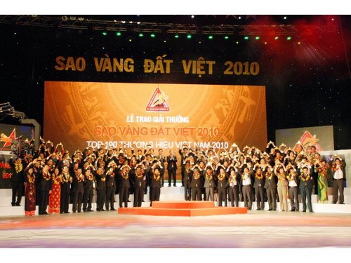 200 thương hiệu được bình chọn Giải thưởng Sao Vàng đất Việt 2011