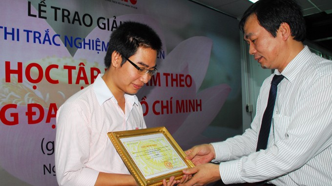 16 thí sinh đoạt giải vòng 2 cuộc thi Học tập và làm theo tấm gương đạo đức Hồ Chí Minh
