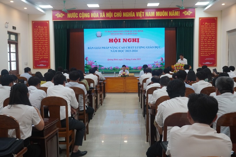 Hội nghị bàn biện pháp nâng cao chất lượng giáo dục năm học 2023-2024 ở Quảng Bình.