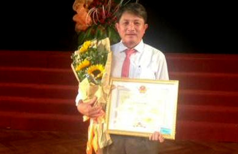 Nhà giáo Bùi Hải Long được tuyên dương điển hình tiên tiến trong học tập và làm theo tư tưởng, đạo đức, phong cách Hồ Chí Minh năm 2018