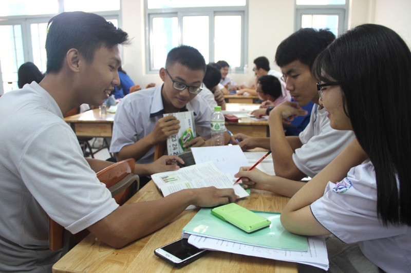 Học sinh Trường THPT Nguyễn Du, quận 10 - một trong các trường THPT tại TPHCM đang thực hiện theo mô hình trường học tiên tiến hội nhập quốc tế