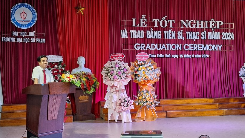 PGS.TS Nguyễn Thành Nhân, Phó Hiệu trưởng phụ trách Trường ĐH Sư phạm, ĐH Huế phát biểu tại buổi lễ.