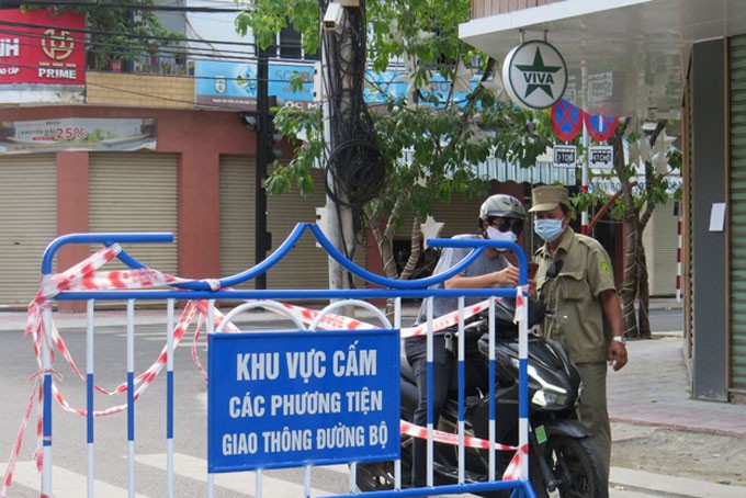 Một chốt kiểm soát dịch bệnh ở TP. Nha Trang. Ảnh: Báo Khánh Hòa.