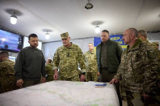 Tổng thống Ukraine Volodimir Zelensky ra quyết định từ chối rút quân khỏi Avdiivka
