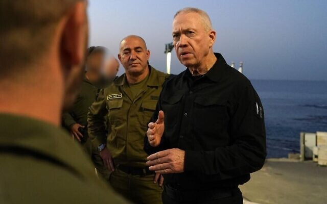 Bộ trưởng Quốc phòng Israel Yoav Gallant nói chuyện với binh lính thuộc đơn vị biệt kích Shayetet 13 của hải quân, ngày 23/11/2023
