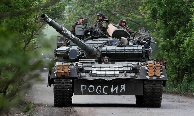 Xe tăng quân đội Nga ở miền đông Ukraine