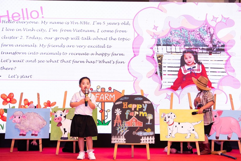 Trẻ mẫu giáo 5 tuổi tại TP Vinh, Nghệ An làm quen với Tiếng Anh. Ảnh: NVCC