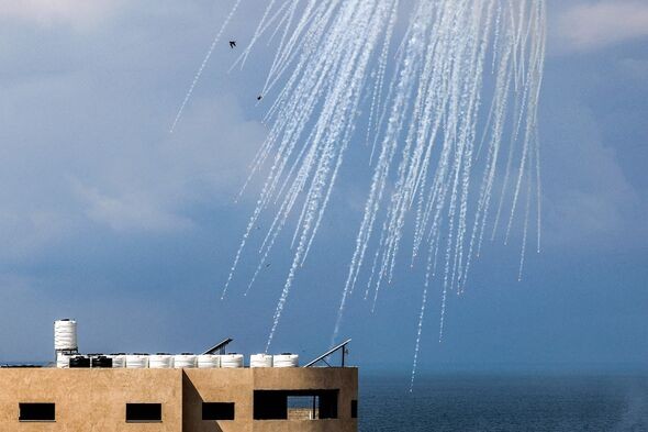 Israel tấn công Gaza hôm 11/10 bằng vũ khí bị cáo buộc là phốt pho trắng.