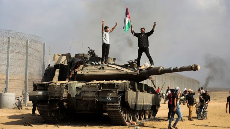 Israel bị cho là đã mất hàng chục xe tăng Merkava khi tấn công vào Gaza.