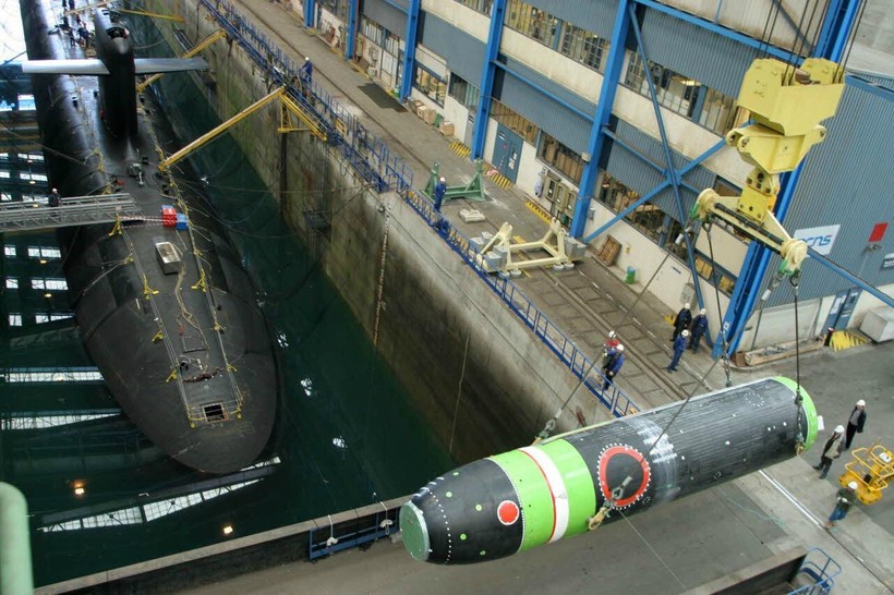 Tên lửa chiến lược phóng từ tàu ngầm của Pháp.
