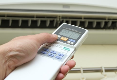 Để tiết kiệm điện hiệu quả nên duy trì nhiệt độ trong phòng khoảng 28 - 29 độ C.